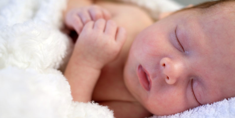 Cum-sa-ajutati-nou-nascutii-sa-doarma
